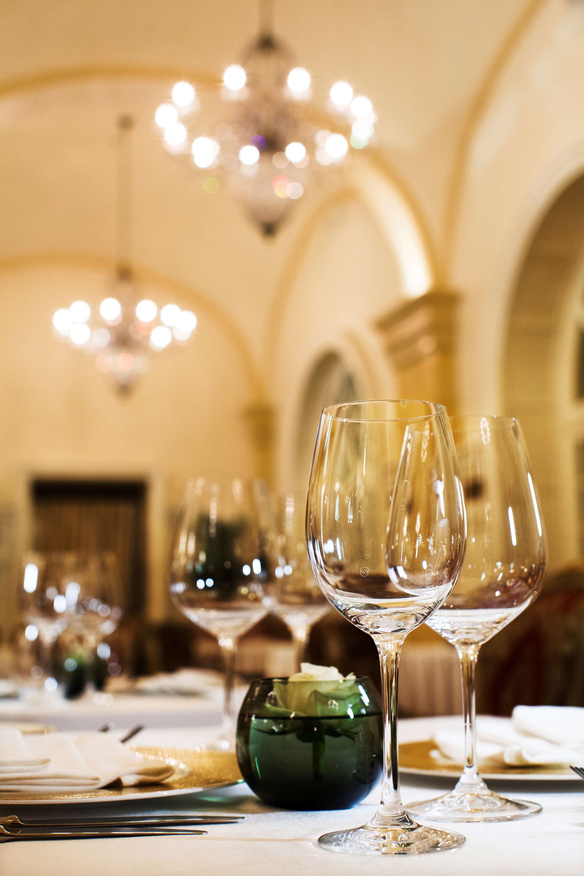Restaurants & Bars
