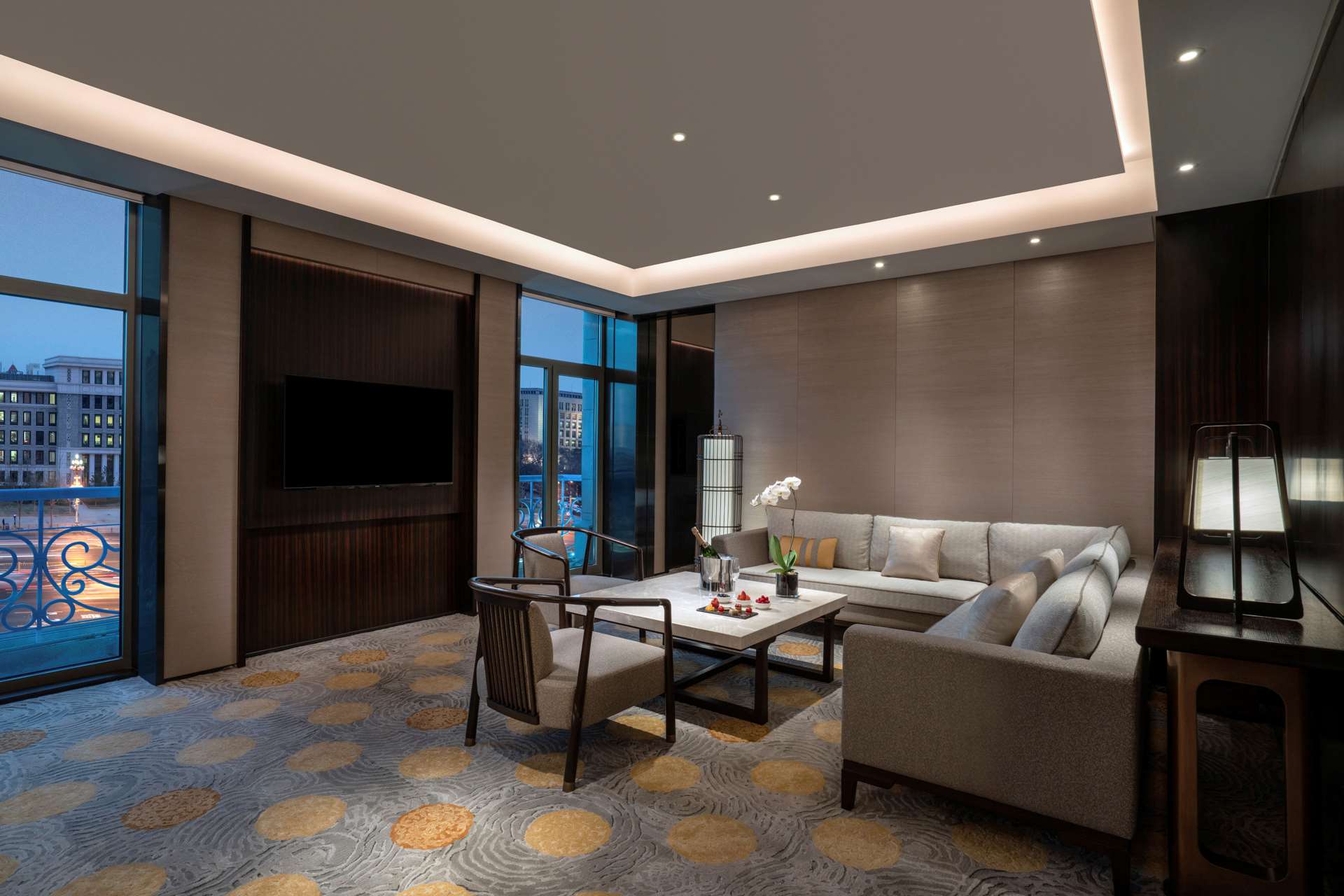 Rooms & Suites