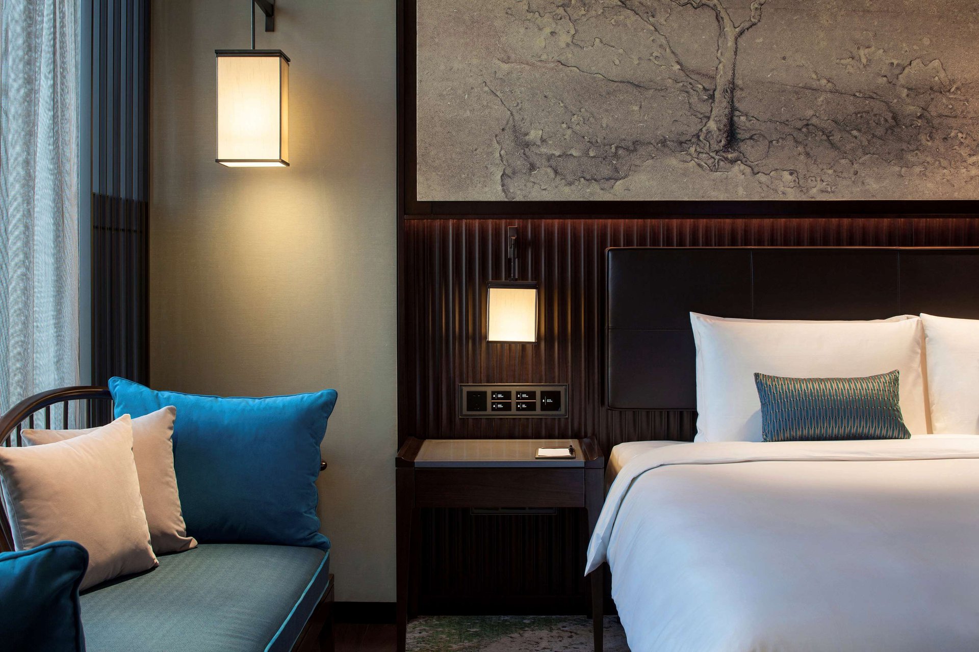 Rooms & Suites